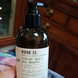 Le Labo Rose 31 Shower Gel - Black and White